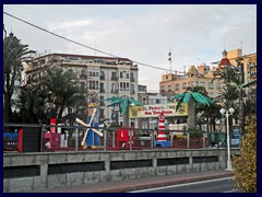 Alicante City Centre 057 - amusement for the small, by the sea.