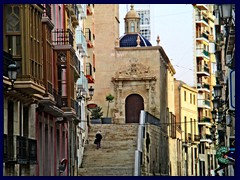 Alicante Old Town 27 - Basilica of Santa Maria in the middle