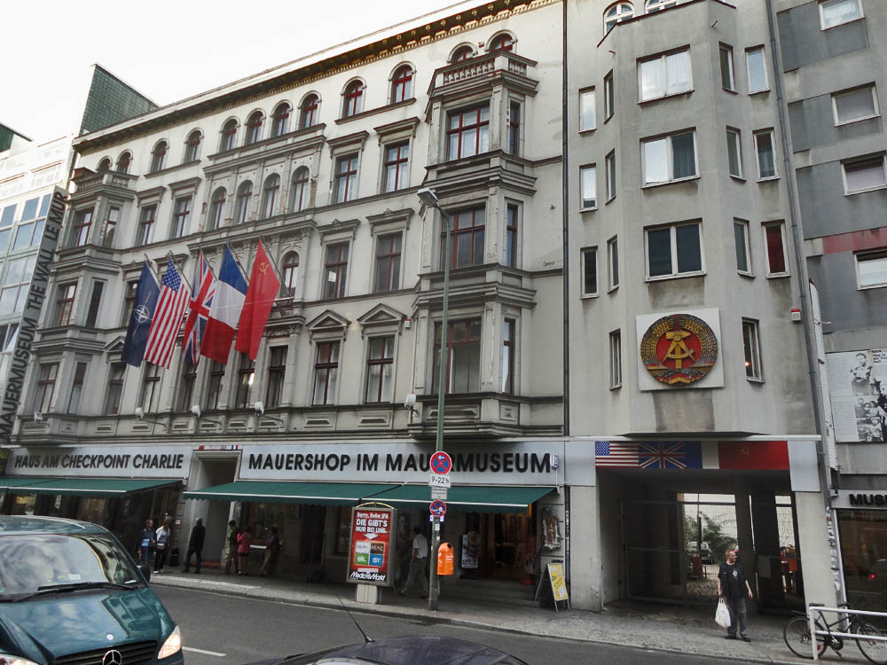 Berlin Friedrichstrasse, Checkpoint Charlie, Galeries