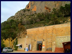 Cuevas de Canelobre 01 - the entrance to the caves, located inside the mountains