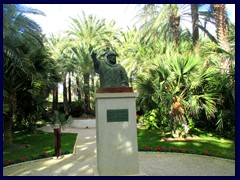 Huerto del Cura 12 - Statue of King Jaime I the Conqueror, who released Elche from the Arab rule in 1265.