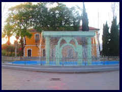 Murcia City Centre 117 - Jardin del Salitre, fountain with three arches symbolising 3 cultures that lived side by side in Murcia.