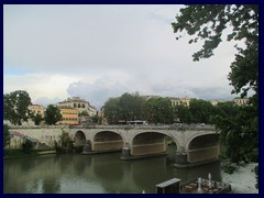 West bank of Tiber 001