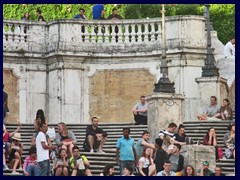 The Spanish Steps, considered one of the main sights of Rome, are situated on a hill and is a popular place to sit down for tourists.
The steps was inaugurated by Pope Benedict XIII during the anniversary 1725. It was designed by Alessandro Specchi and Francesco De Sanctis, after decades of discussions about how to urbanise the steep Pincian hill up to the roman catholic renaissance church on top of the hill,
Trinità dei Monti (that was under renovation during our visit unfortunately), and the Egyptian obelisk next to it, Obelisco Sallustiano. The baroque stairs were renovated in 1995.