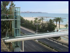 Alicante City Centre 080 - elevator down to the avenue and beach