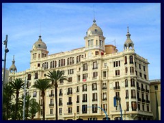 Alicante City Centre 105 -  Edificio Casa Carbonell, a grandiose residential building from 1925.