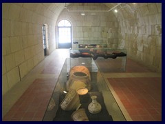 Castillo de Santa Barbara 44 - ancient vases and other objects