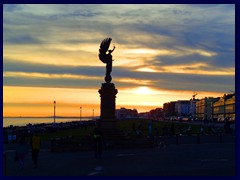 Brighton at night, sunset 02 - Peace Monument