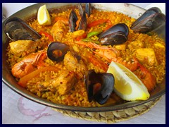 Calpe New City Centre 21 - a paella at a fishing restaurant at the beach