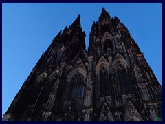 Cologne Cathedral after dark 4