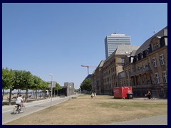 Rheinuferpromenade 01