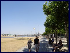 Rheinuferpromenade 02