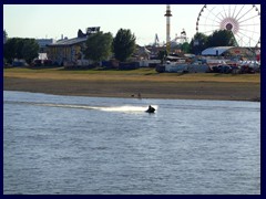 Rheinuferpromenade 68