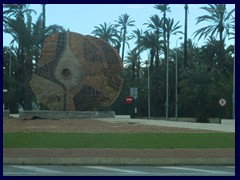 Elche outskirts 11 - traffic circle and palm gardens