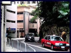 Conduit Road is a narrow, winding road that leads down from Mid-Levels. We walked along it downwards towards Central after reaching the top by the Central Escalator.