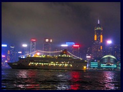 Cruise ship and Central Plaza.