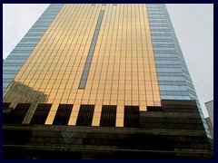 Central Plaza is situated in Wan Chai district and was built in 1992. At a height of 374m to the spire it is currently Hong Kong's 3rd tallest building. There are 78 floors totally, but the free observaton deck is on the 50th floor.