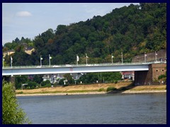 Rhine riverfront, Mitte 06