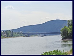 Rhine riverfront, Mitte 08