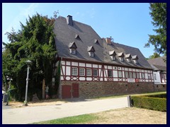 Weindorf, Rhein riverfront