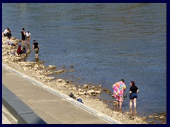 Rhine riverfront, Mitte 29