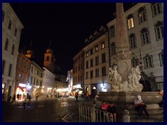 Ljubljana by night 042 - Mestni trg, Town Hall Square