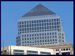 One Canada Square, pyramid top