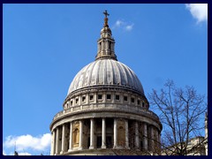 St Paul's Cathedral and surroundings 02