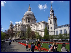 St Paul's Cathedral and surroundings 04