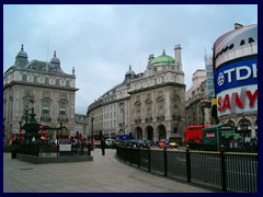 Piccadilly Circus 2006 02