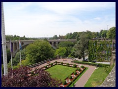 Place de la Constitution, Pont Adolphe 10