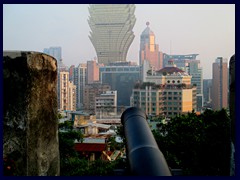 Canons ponting at the skyline, Fortaleza do Monte.