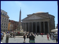 Pantheon, the ancient Roman temple at Piazza della Rotunda. 