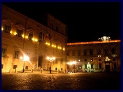 Palazzo del Quirinale, the residence of the president of Italy. It is situated on Quirinal Hill, the highest of Rome' seven hills. Palazzo del Quirinale, completed in 1583, has housed 30 popes, 4 kings and 12 presidents. The palace was the residenc of kings until 1946.
It is the 9th largest palace in the world, 20 times larger then the White House in Washington! The palace extends on a long road, Via del Quirinale, that is a bit dull to walk on since you only see the side of the palace. The palace has 1200 rooms, called  Hall of the Zodiac, Augustus Hall, Hall of the Mirrors etc.