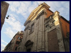 Basilica San Gacomo on Via del Corso.