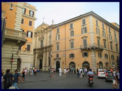 Via Ripetta near the Tiber river.