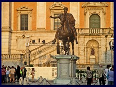 Here you find an equestrian statue of Marcus Aurlelius, the only equestrian bronze that survived since antiquity since they thought it was Constantine. It is situated in front of Palazzo Senatorio, the seat of Rome's mayor. The Capitoline Museums that you find here are considered the first museum in the world.