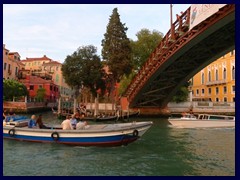 Canal Grande 4K video 22- Academy Bridge