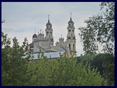 Maironiogatve towards another church.