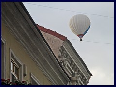 Air balloon above Didzioji street 