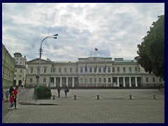 Presidential Palace. Since 1997 the official seat of the president of Lithuania. It dates back from the 14th century, but has been extensively renovated in 1834.  Both the Russian Tsar Alexander I and the French Emperor Napoleon have used the palace as a residence. There is a garden inside the palace, that is open to public, but they scan the bags.