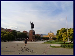 King Tomislav Square, Tomislav Statue